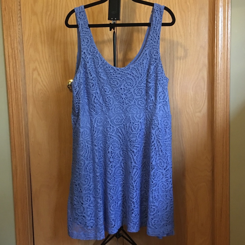 Blue Scoop-Neck Lace Dress